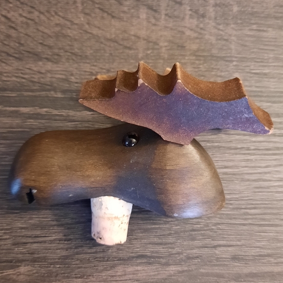 Hand Crafted Wood Moose Wine Bottle Stopper - Picture 2 of 6